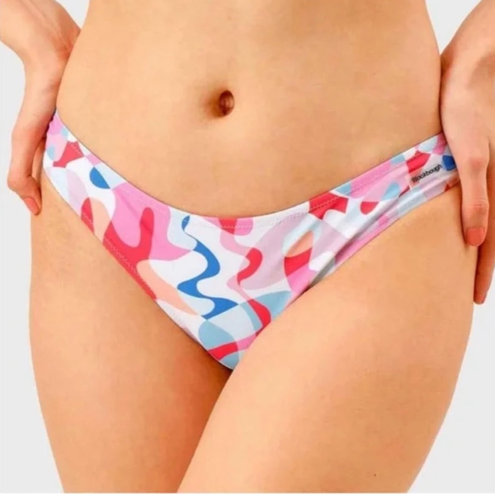 Blackbough Swim Set In Drippy View 3